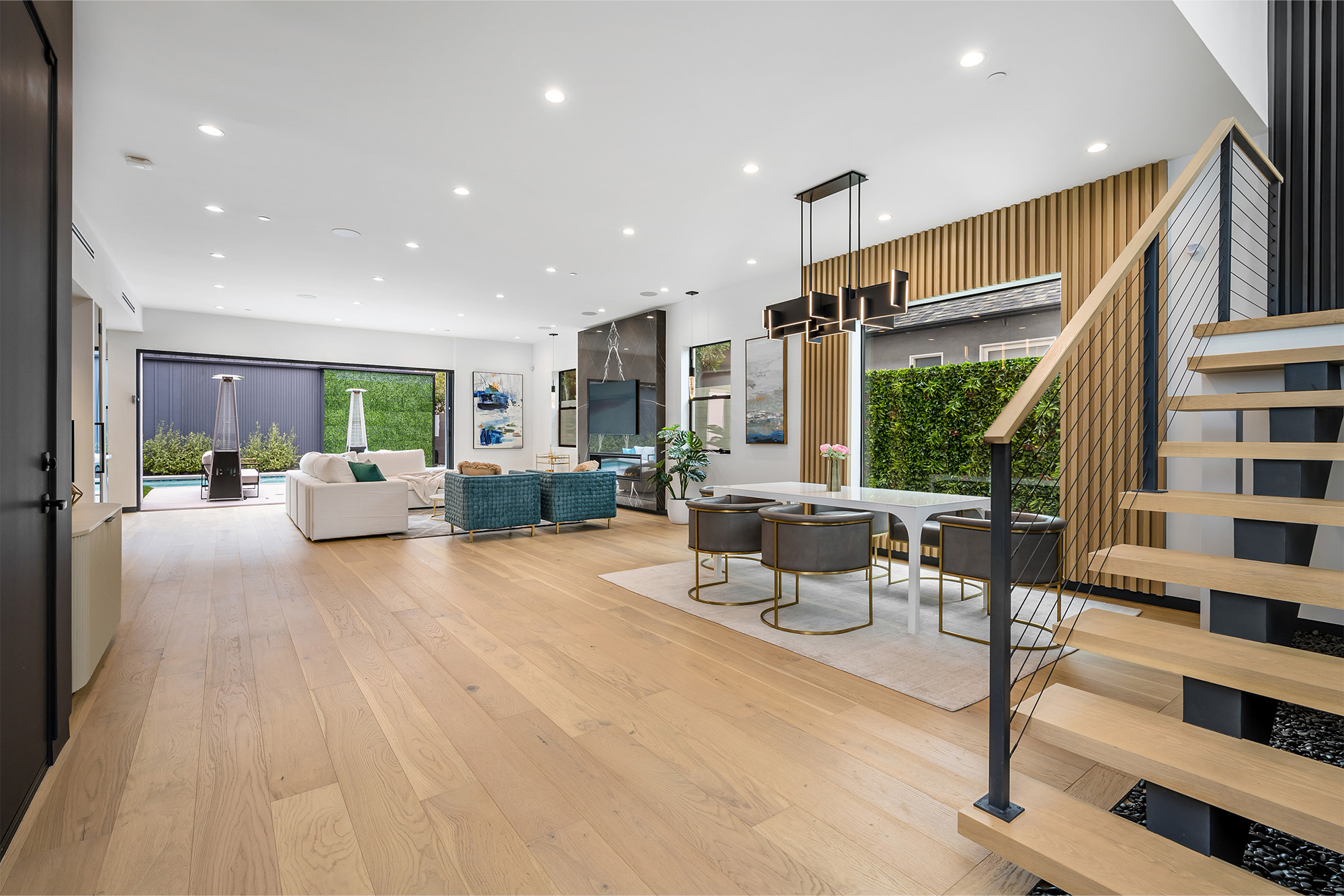 waterproof flooring that looks like hardwood in Doral, FL