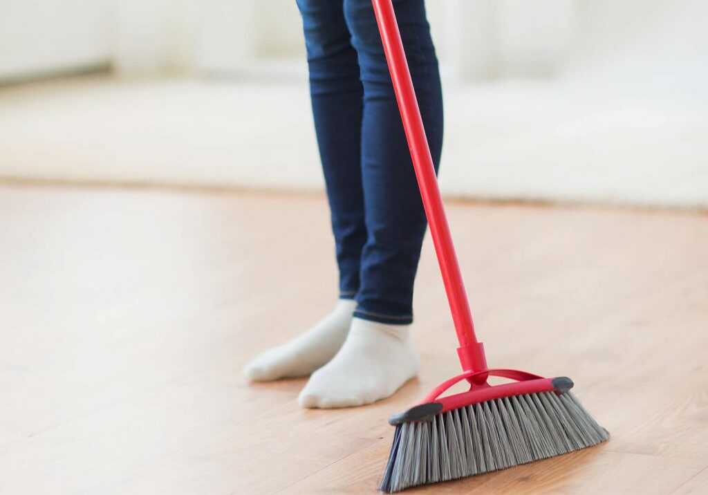 laminate_cleaning2_1600x1600 Luxury Vinyl Fooring Care & Maintenance | Dolphin Carpet & Tile